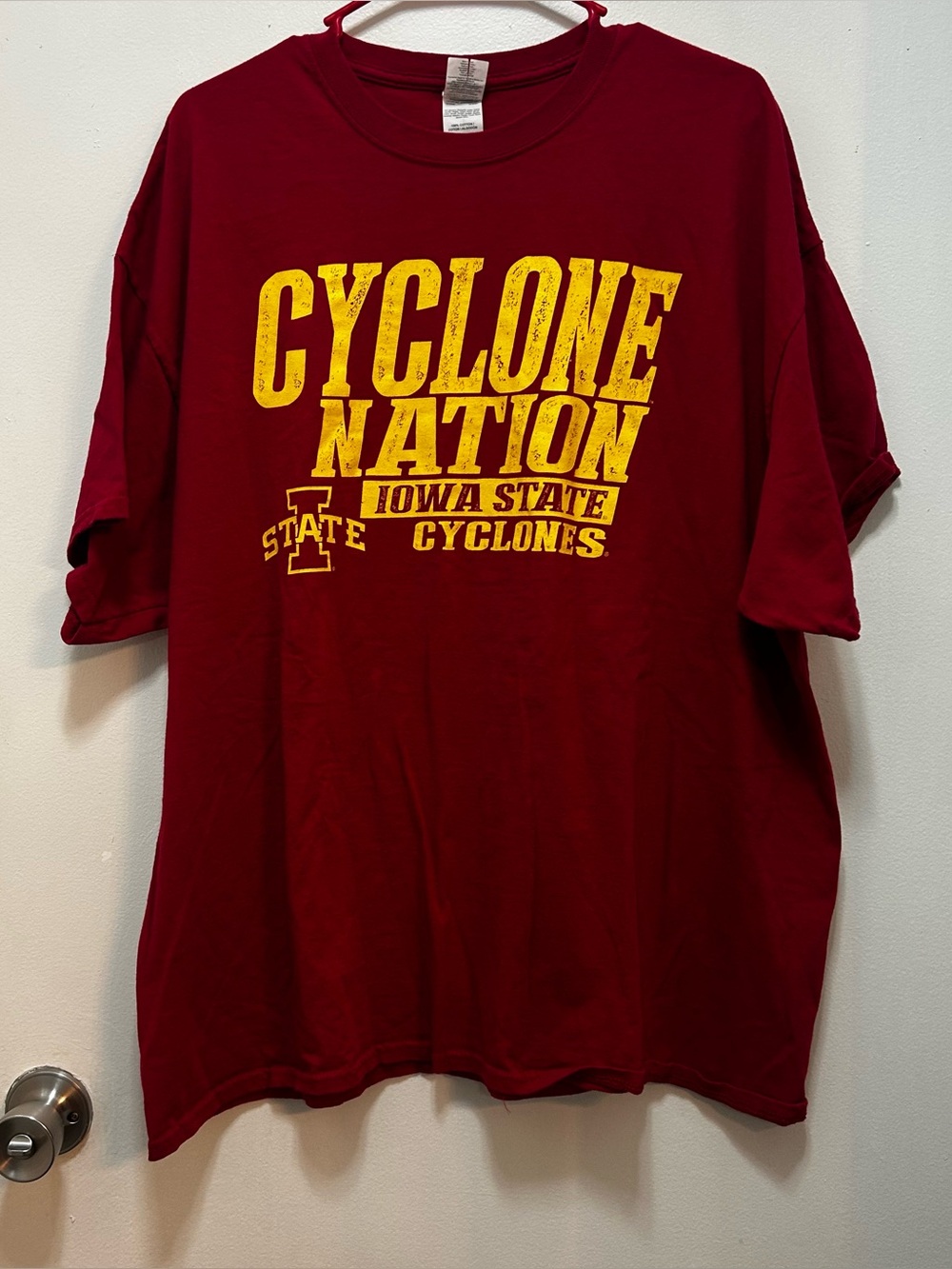 Gildan‎ Maroon T-Shirt with Yellow 'Cyclone Nation' Iowa State Graphic
